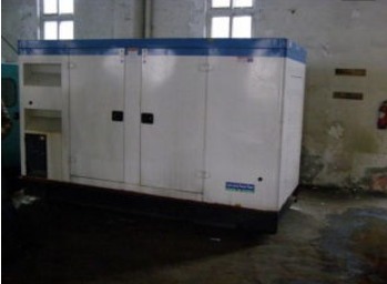 泰山康明斯150kw大型柴油二手发电机组